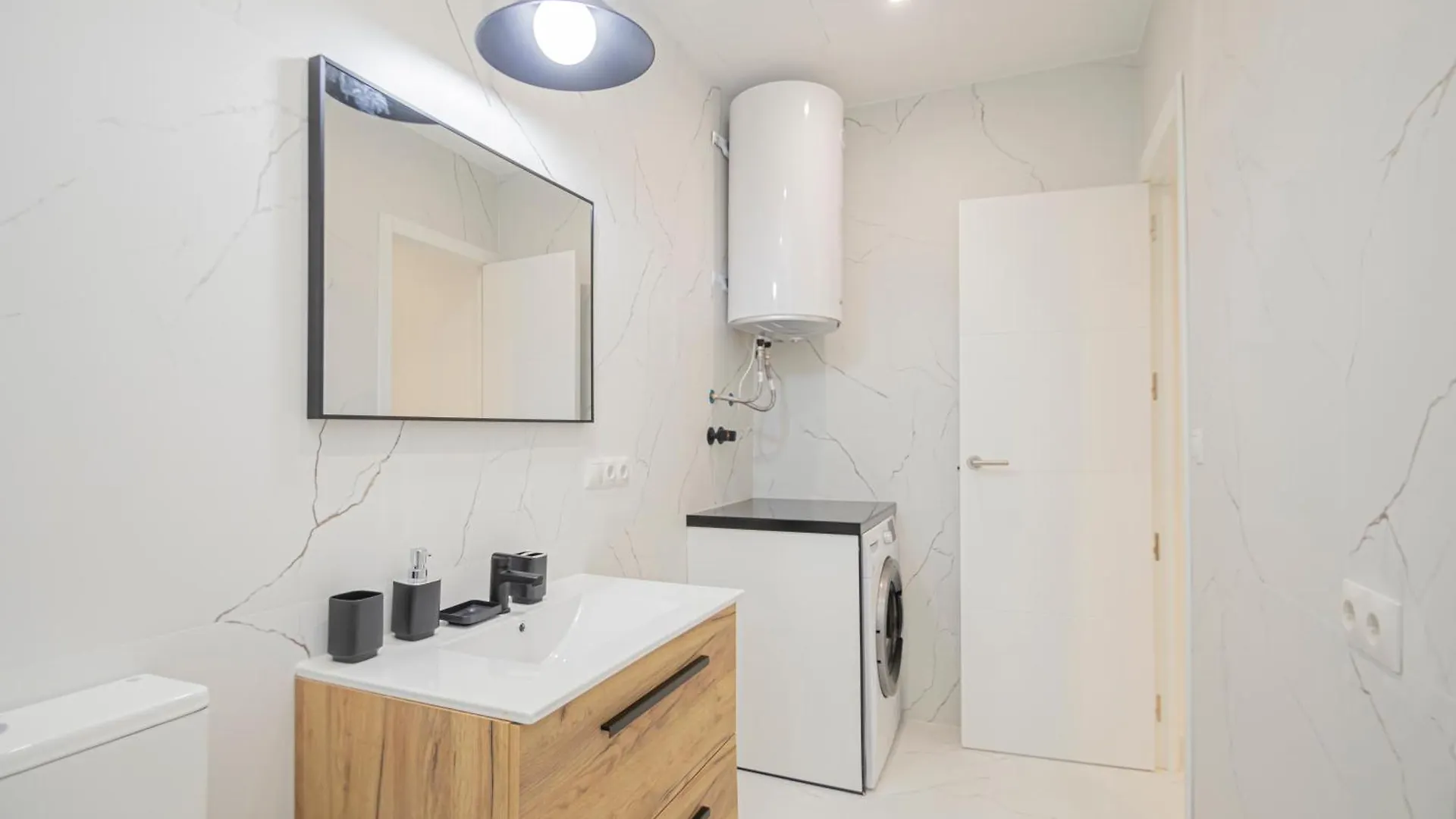New! Stunning Modern 2Br Apt Next To Feria Sevilla Apartmán