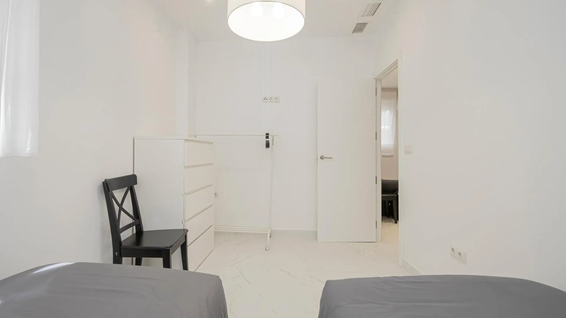 New! Stunning Modern 2Br Apt Next To Feria Sevilla Apartmán